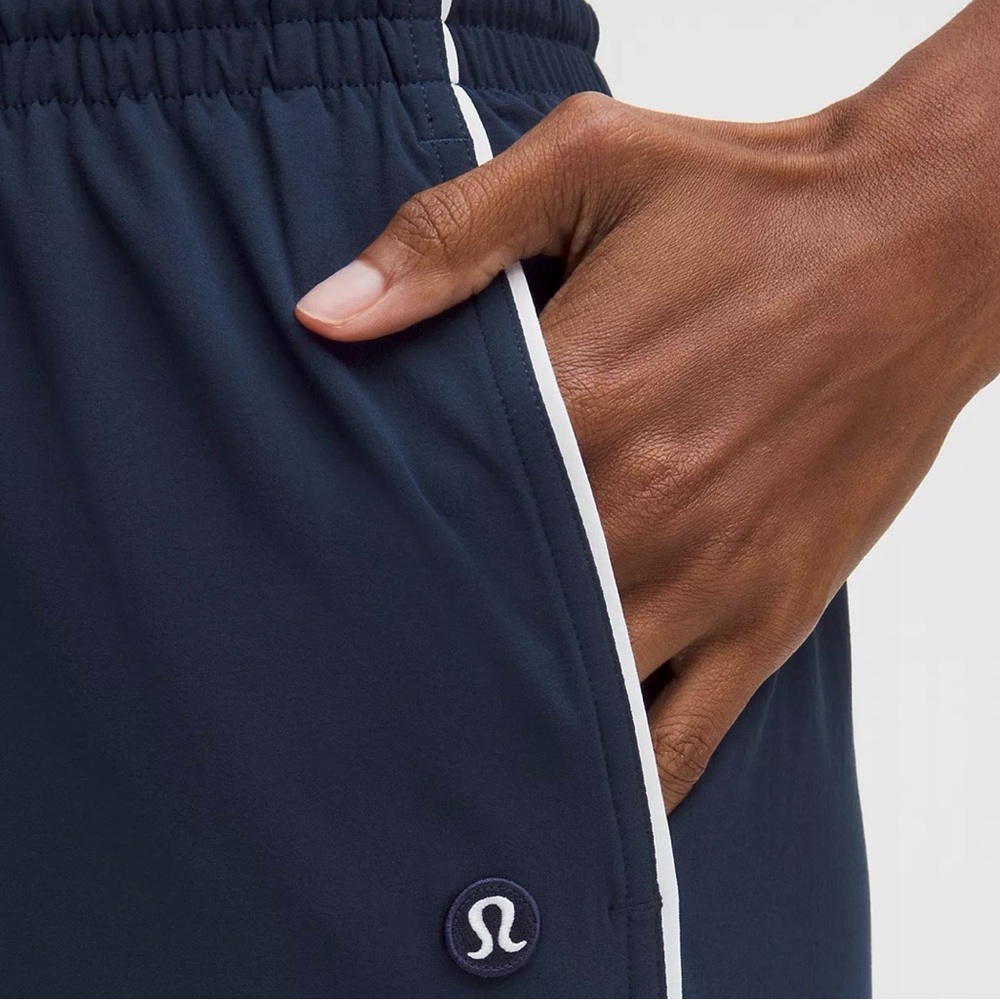 NWT Lululemon Women's Court Rival Wide-Leg Track Pant in Club Blue/White - Picture 4 of 12
